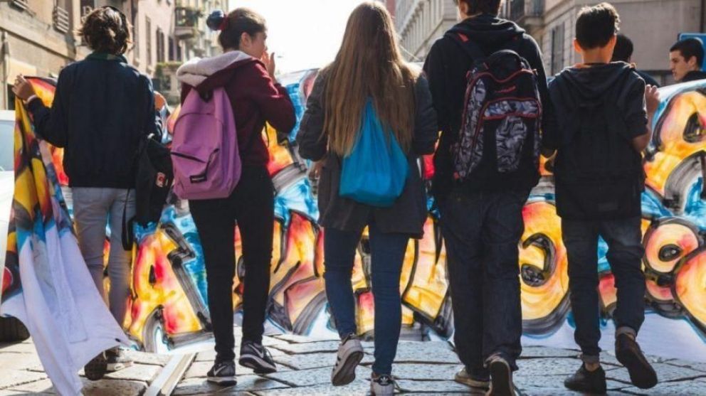 Preocupación por escandalosa ignorancia de jóvenes chilenos sobre sistema político