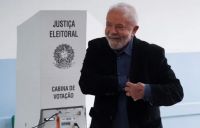 Lula superó a Bolsonaro por 5 puntos y habrá segunda vuelta