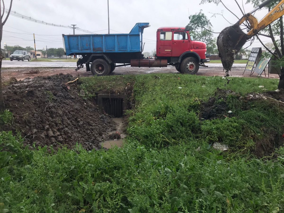 Activa intervención de la municipalidad para optimizar el funcionamiento del drenaje urbano