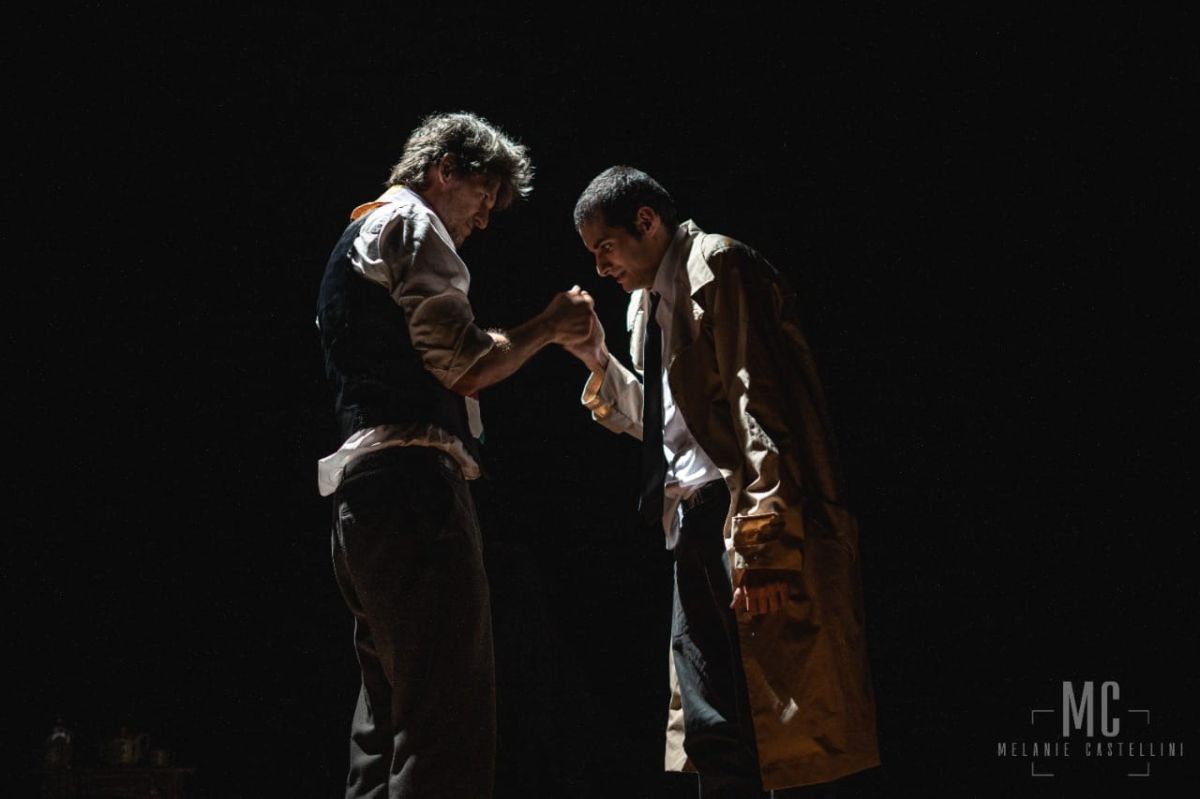 Función de "Los Miastocos" en el teatro de la ciudad