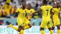 Qatar: Ecuador le ganó por 2 a 0 al anfitrión y ya existió polémica con el VAR