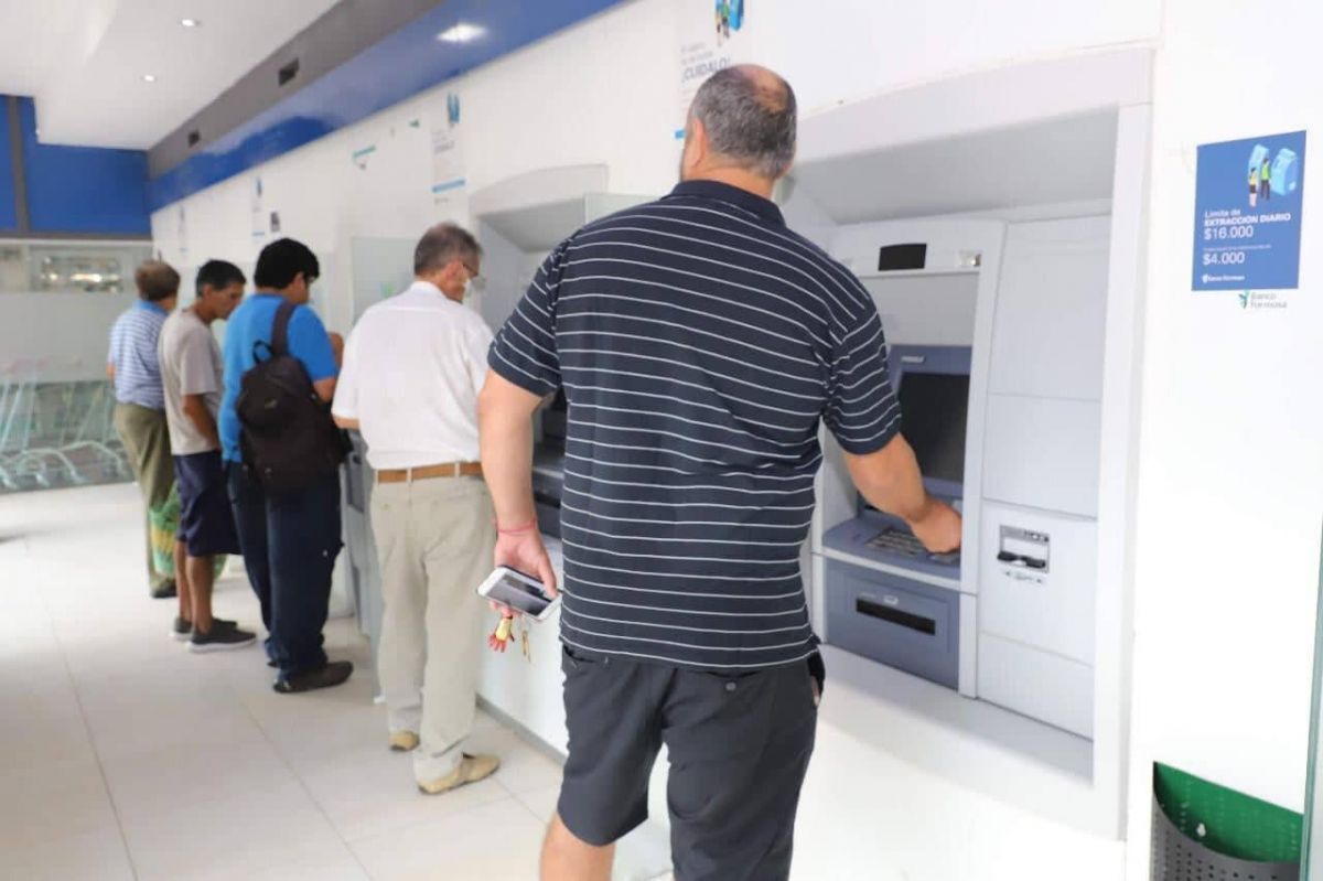 El gobierno informa que se inicia el pago de haberes a estatales activos y pasivos