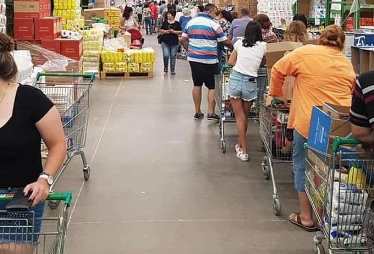 Fiestas: Los empleados mercantiles sugieren realizar las compras de forma anticipada 
