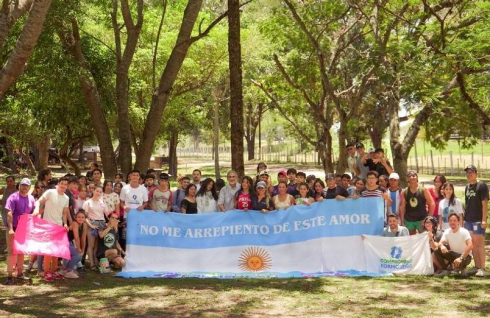 Concretan encuentro de referentes de los centros de estudiantes con la concejal Petu Argañaraz