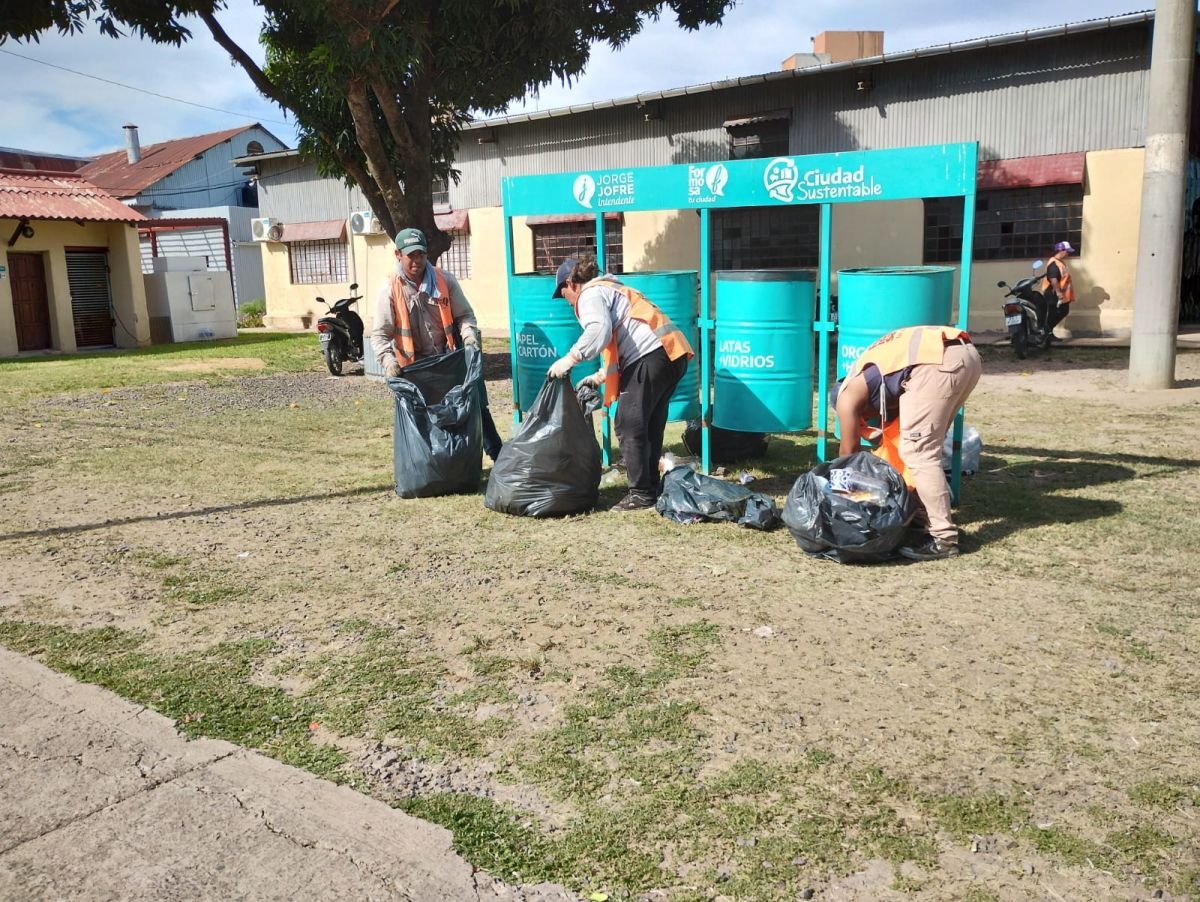 Cuadrillas comunales realizaron tareas de higiene integral en el Predio del Paseo Ferroviario
