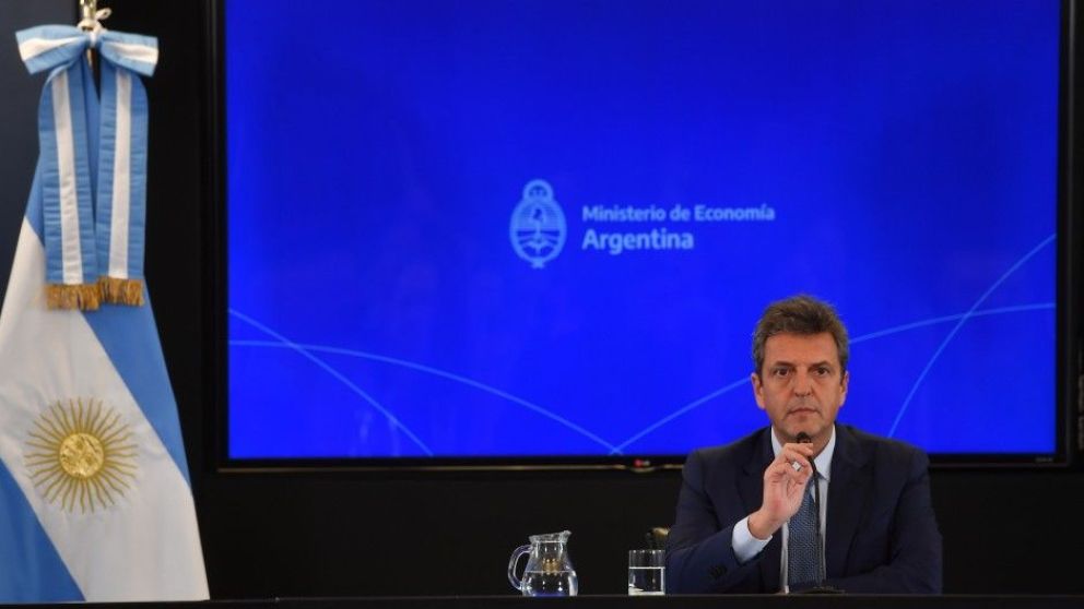 Malestar de Massa por las internas que le complican la gestión