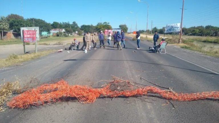 Trabajadores del Centro de Gestión Ambiental de Formosa (GIRSU) realizaron un reclamo por falta de pago y por amenazas del director de la planta recicladora
