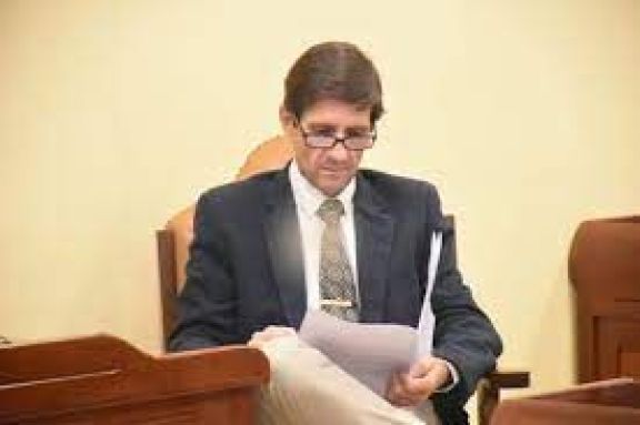 Piñeiro:  "hace 40 años que se adjudicó el Barrio y nunca solucionaron el error del IPV que construyó viviendas en terrenos destinado para calles"