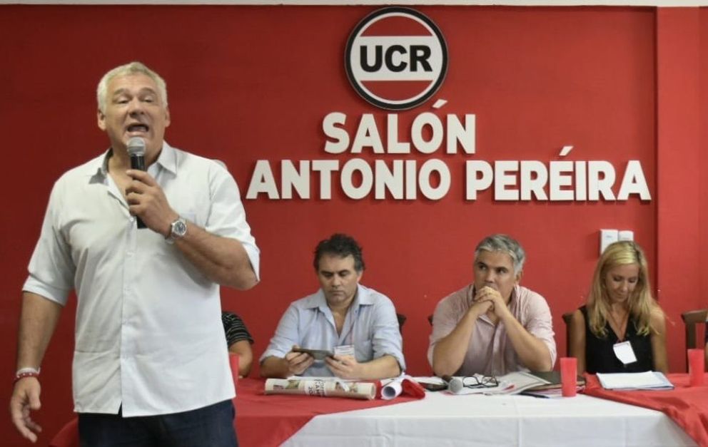 Carbajal: Vamos a ser gobierno y terminar con toda la paparruchada populista de este gobierno de fascistas"