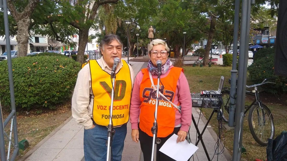 Docentes en pie de guerra-Autoconvocados: "hay una bronca generalizada porque los sueldos no alcanzan, es por ello que se ha decidido en asamblea llevar adelante un paro y una marcha para el 1 de marzo y otro para el 8 del mismo mes"