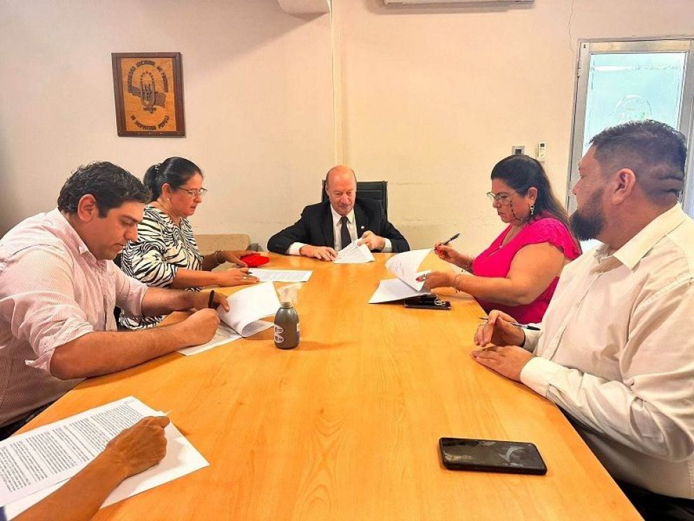 EdUNaF publicará libro de docentes investigadores de la universidad