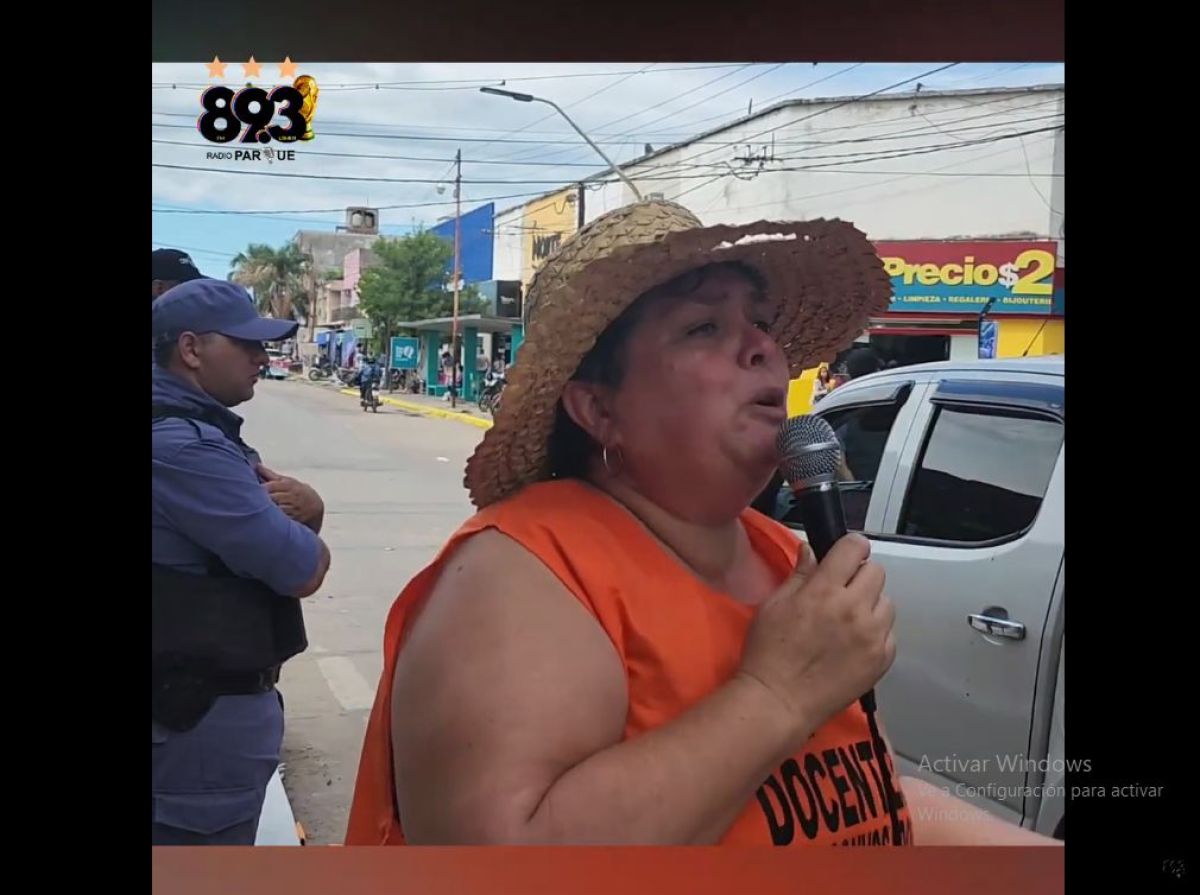 Patiño: "Los docentes tenemos derechos por eso no hay que avergonzarse de reclamar lo que es nuestro, nos han dicho que tenemos que ser sumisos, que tenemos que mostrarnos correctos, mientras nos están robando"