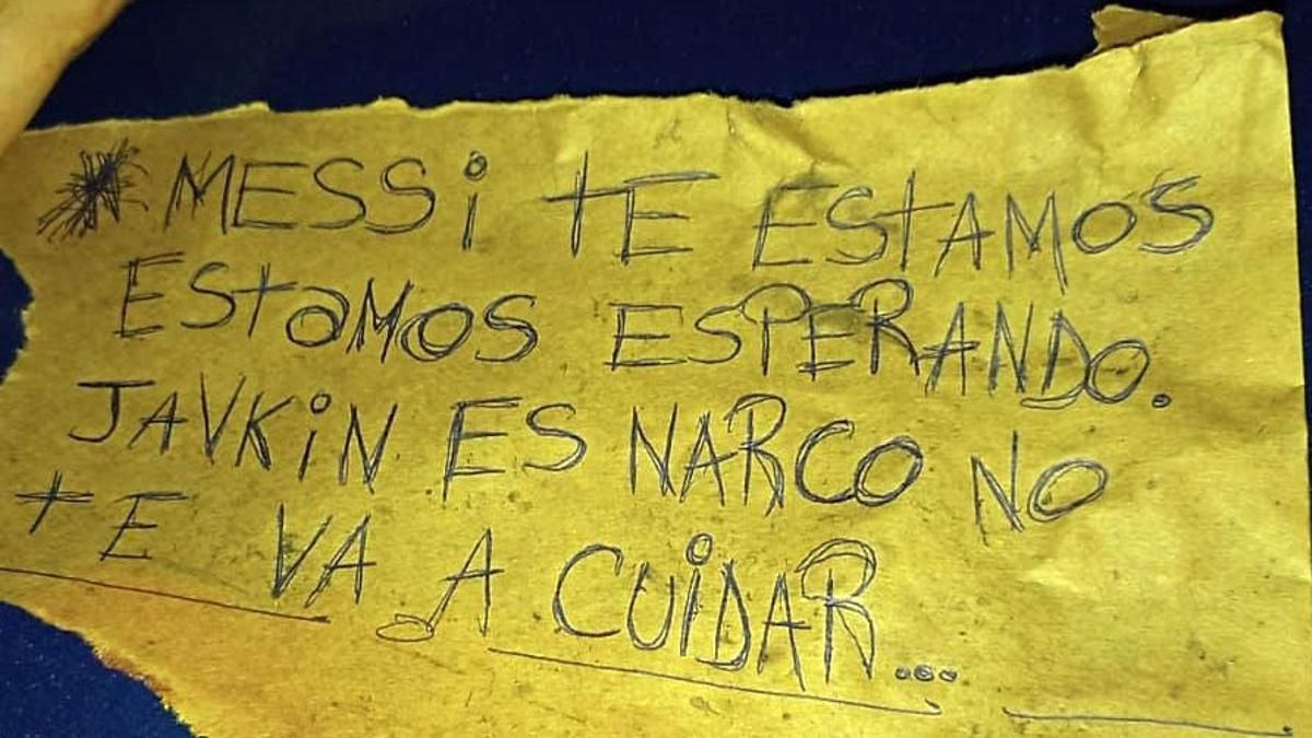 Efectuaron 14 disparos contra un supermercado de la familia de Antonela y dejaron un mensaje mafioso para Messi