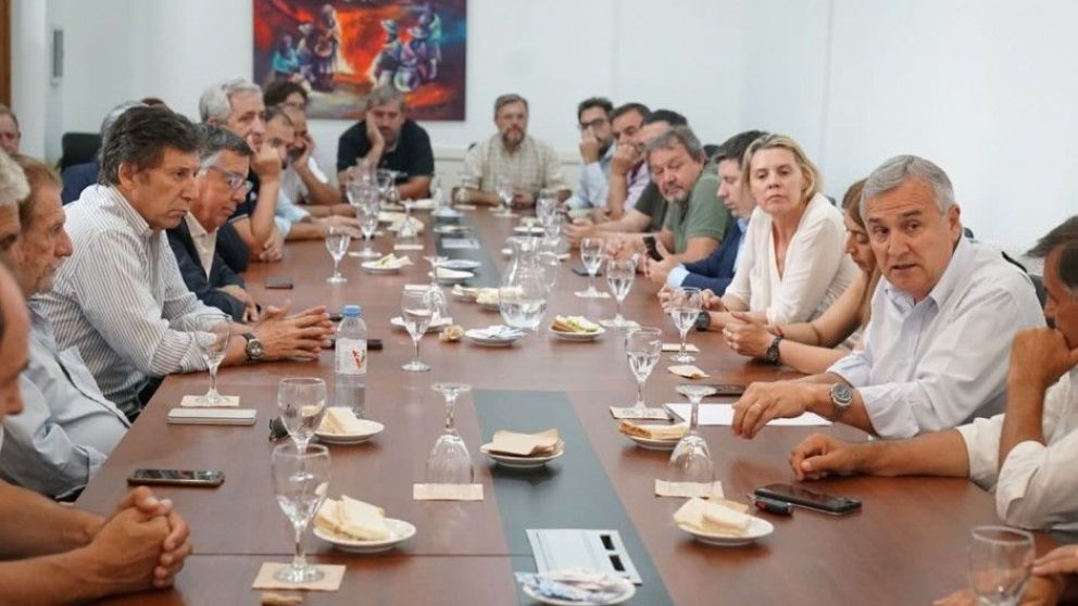 Morales armó su comité para la provincia con Posse y referentes de Lousteau y Yacobbiti