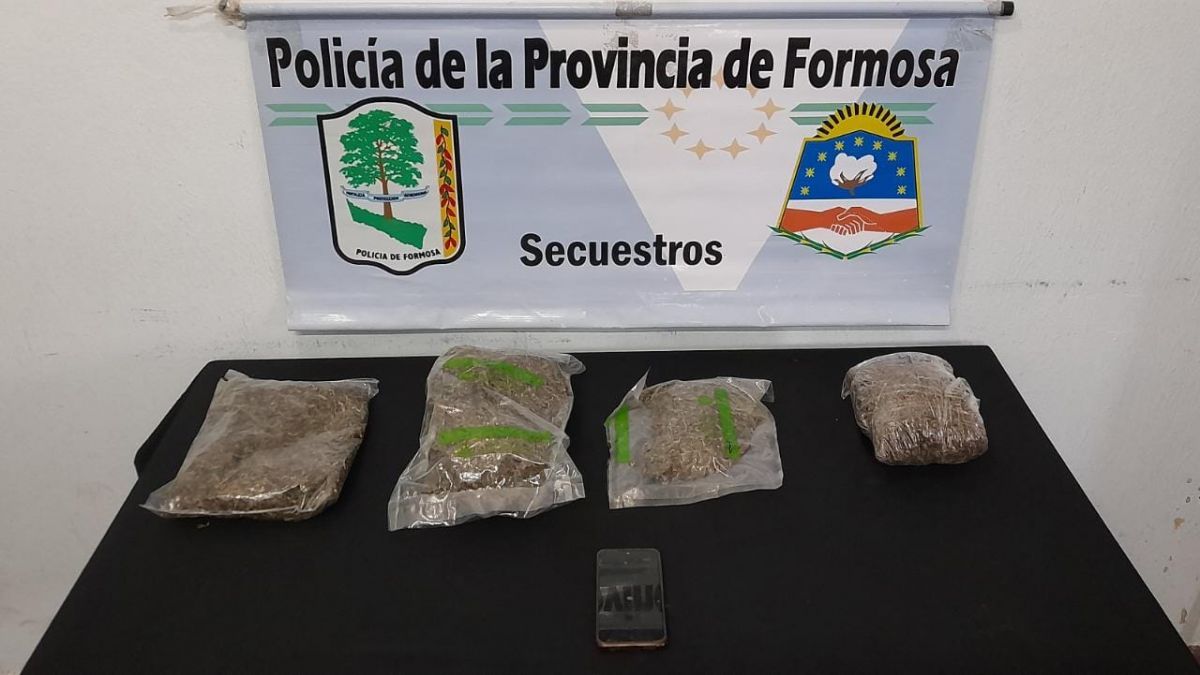 La Policía secuestró paquetes de marihuana y detuvo a dos personas