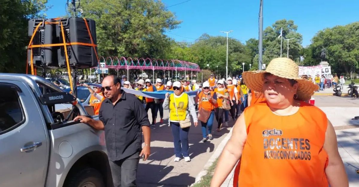 Patiño: "Nos faltan $50,000 tanto de este mes como de los pasados, lo cual significa que los trabajadores siguen endeudándose y empobreciéndose"