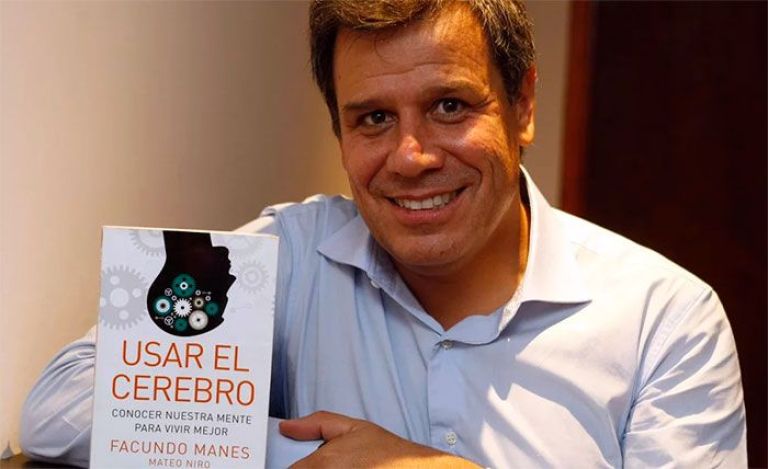 Facundo Manes no se mete en el barro mientras define cómo dar el paso