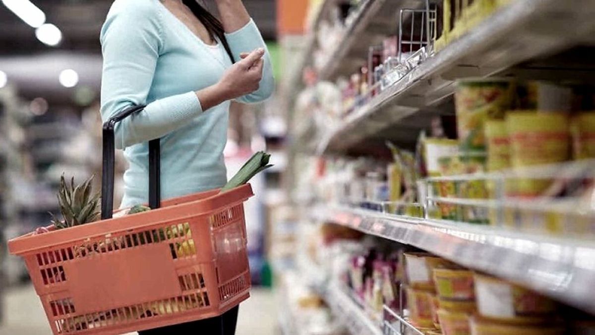 La inflación de febrero fue del 6,6% y acumula un 102,5% en los últimos 12 meses: la más alta en 30 años