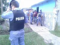 Operativo policial en el barrio Simón Bolívar culminó con tres detenidos