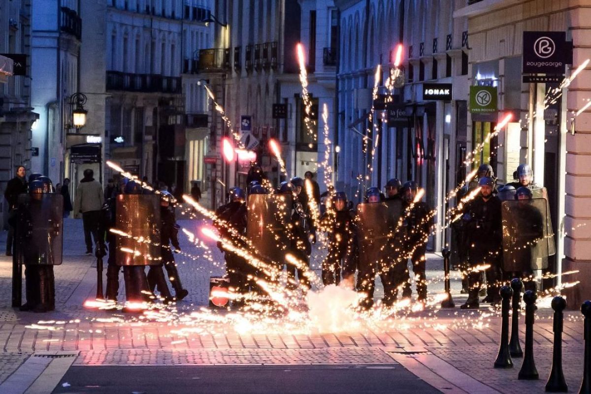 Francia. “¡París, levántate!”