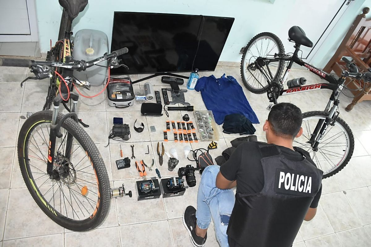 La Policía retuvo a un menor y recuperó bienes sustraídos en el barrio 12 de octubre
