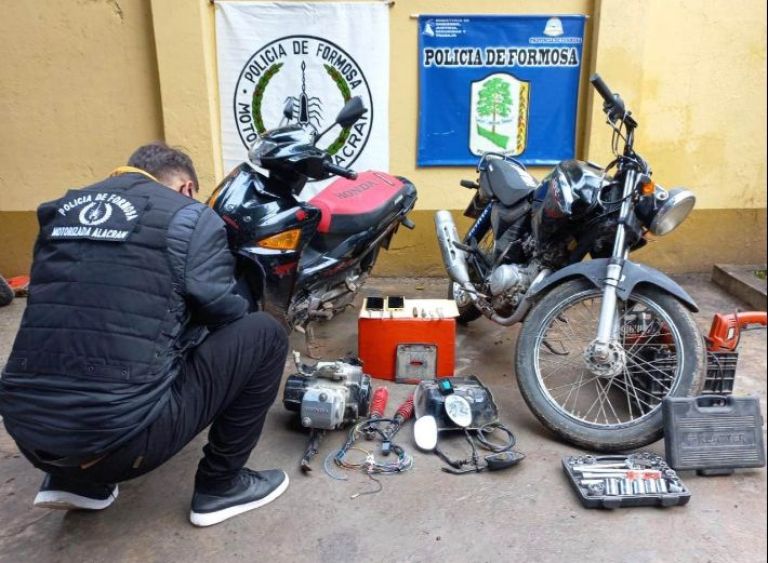Comandante Fontana: La policía desarticuló un desarmadero de motos en barrio Santa Catalina